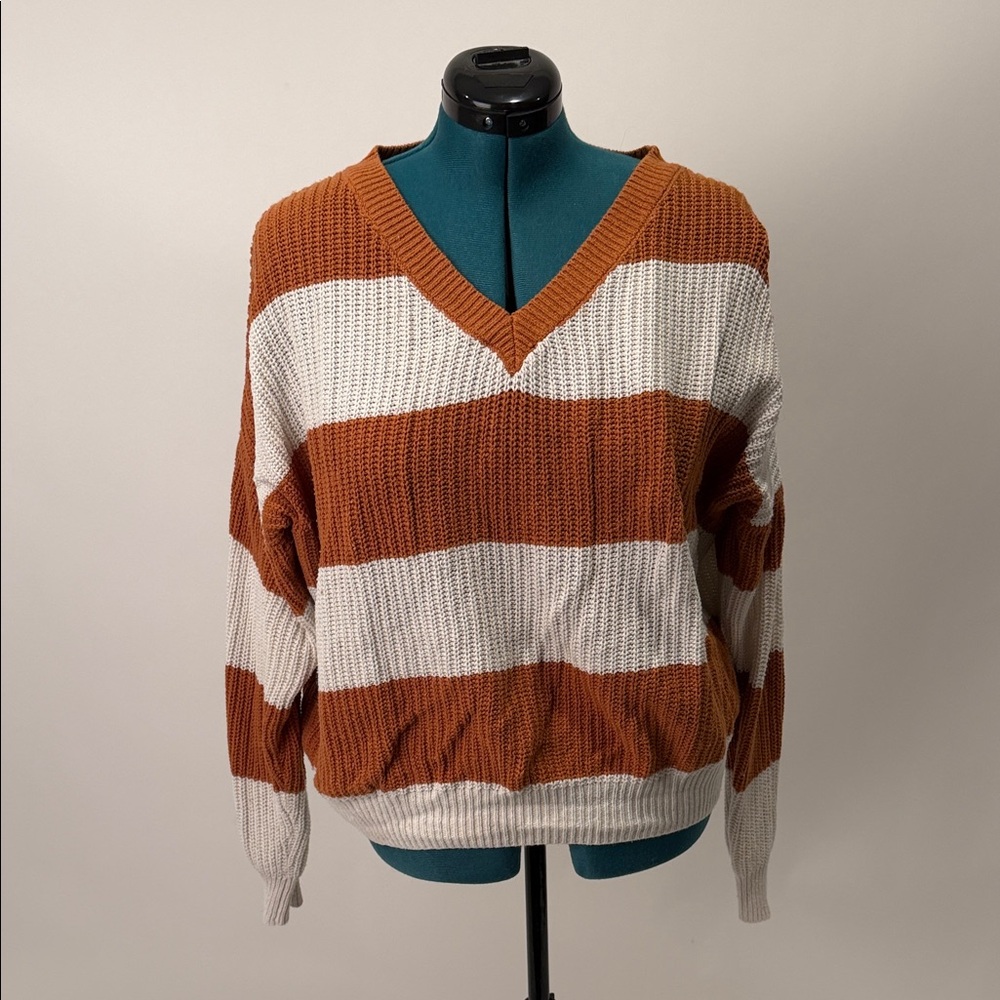 Forever 21 Women's V-Neck Sweater - Rust and Cream